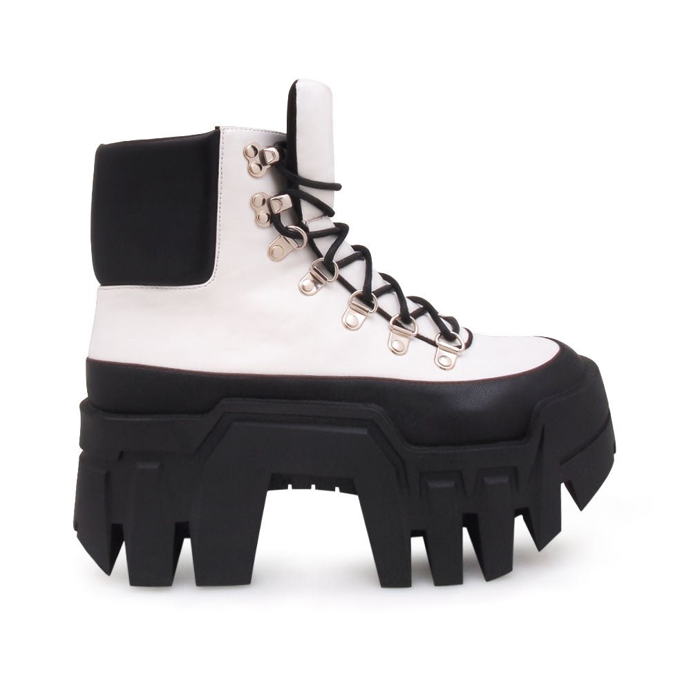 BootiePrivilegedYarmouth