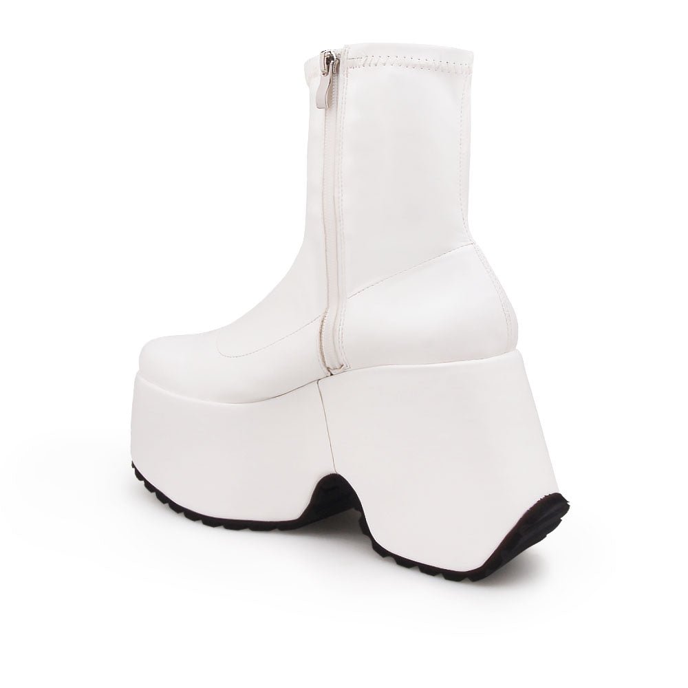 BootiePrivilegedYbarra