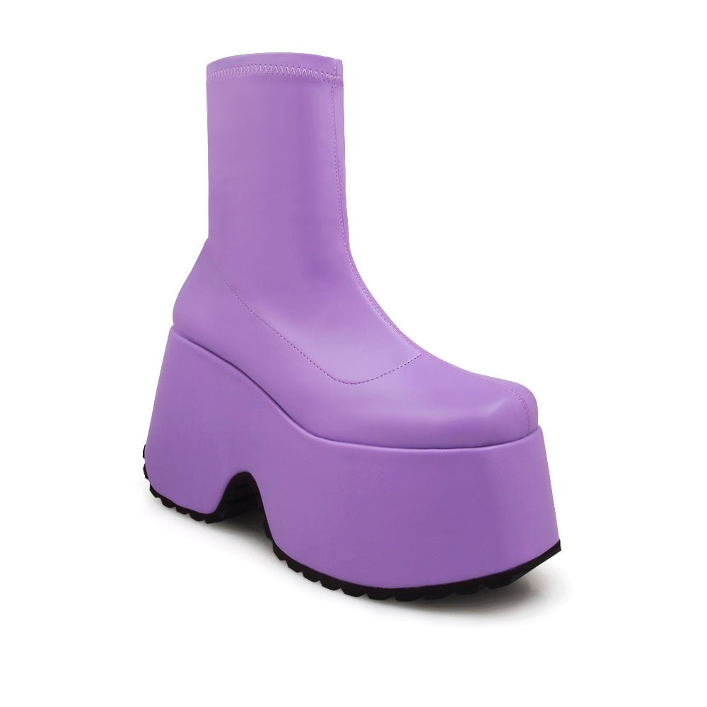 BootiePrivilegedYbarra